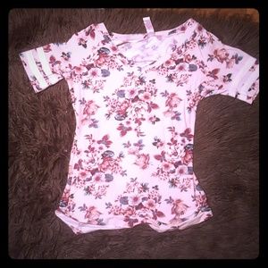 A floral print shiet